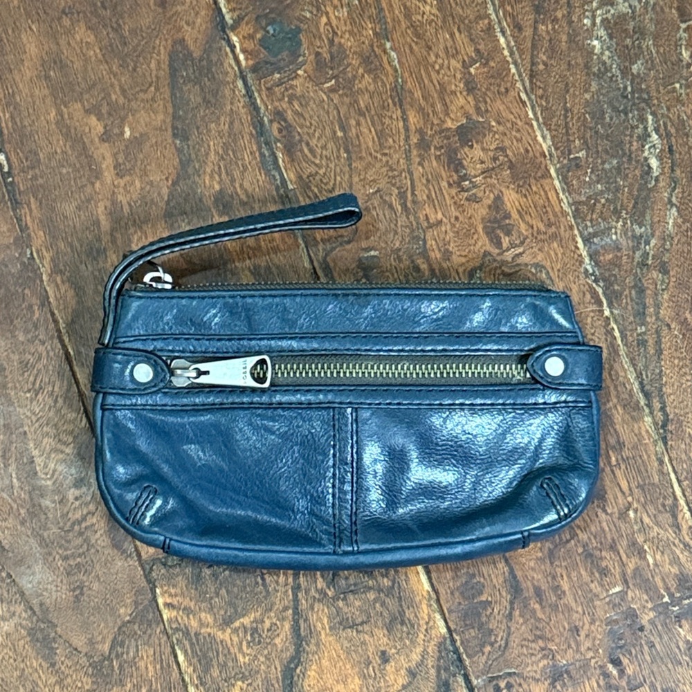 Fossil Dark Blue Leather Wristlet with Zipper